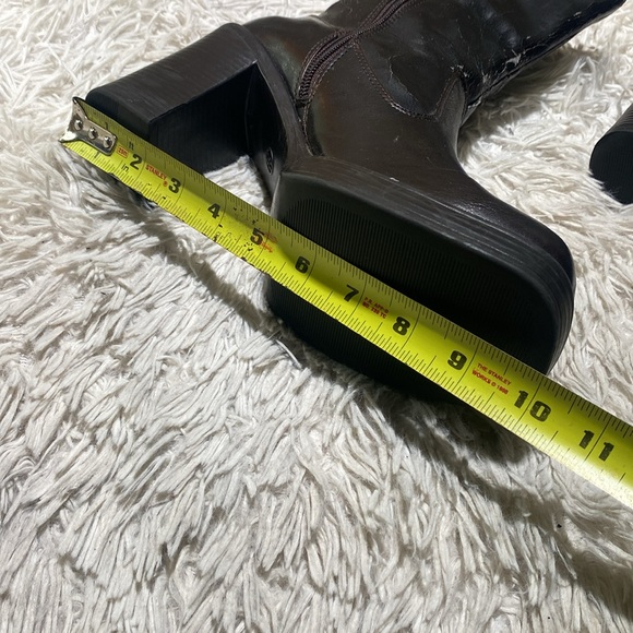 🌻-Woman’s Skechers platform boots-🌻 - Picture 9 of 13